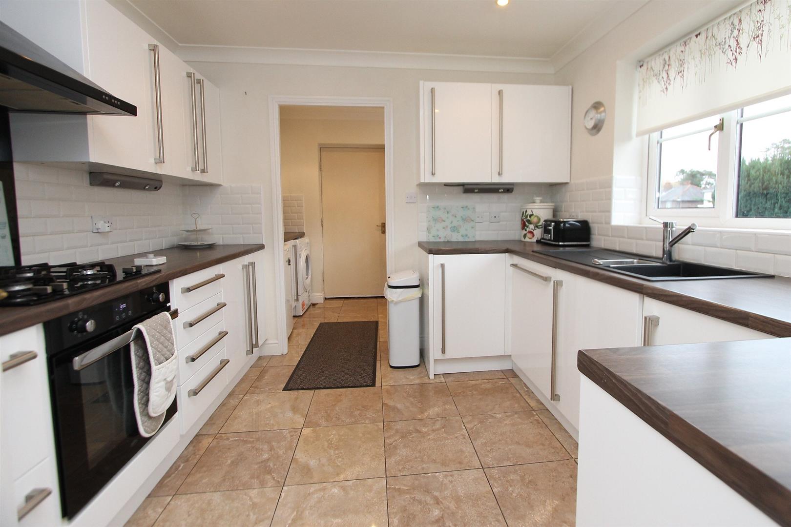 2 bed property in Greatfield Road, Kidderminster